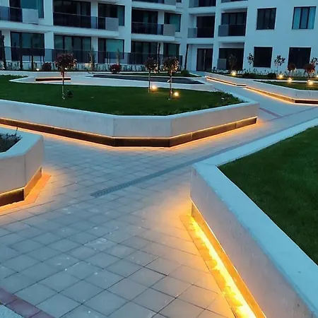 Skyline Apartment *