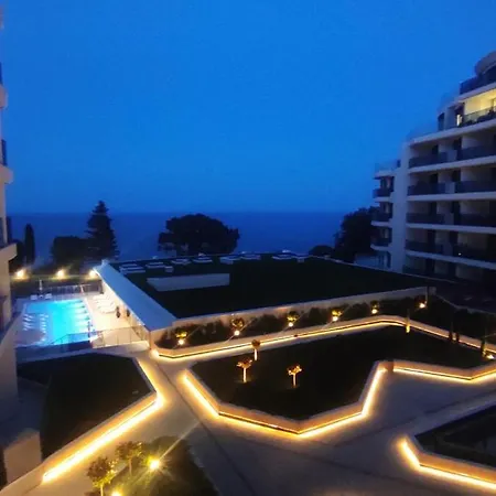 Skyline 20 With Sea View And Pool Warna