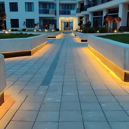 Skyline Apartment *